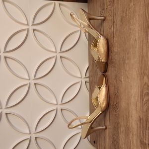 Vintage Salvatore Ferragamo gold, rose gold and bronze Sling back heels, size 9